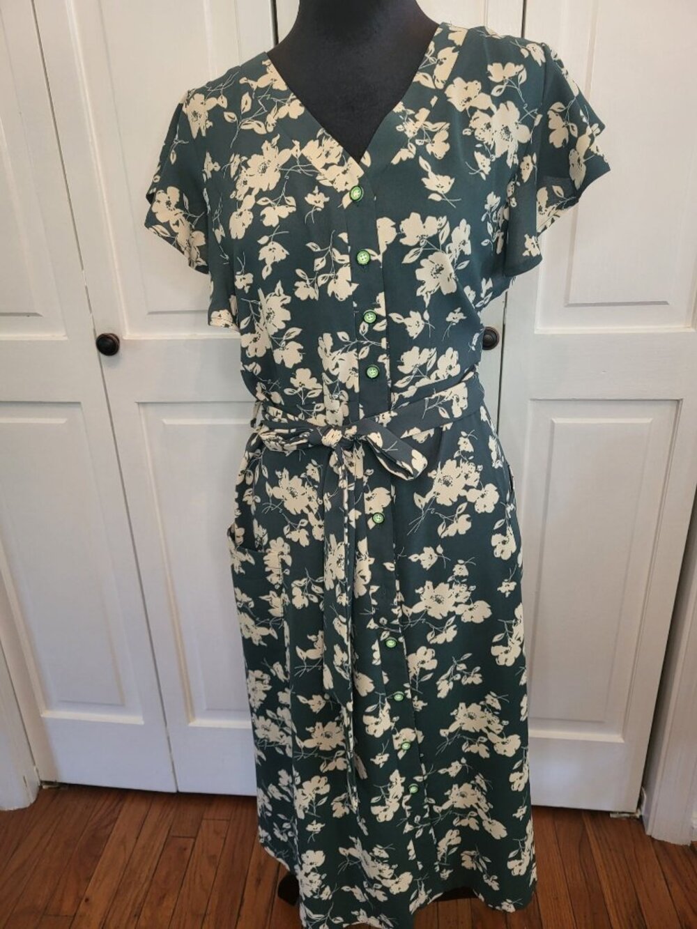 Retro Inspired Green Ivory Floral Button Up Dress Pockets XL Tradwife Twee